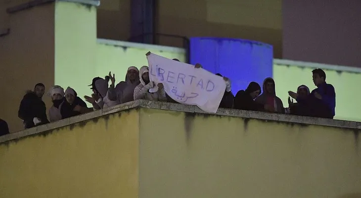 Un grupo de inmigrantes se amotina en un Centro de Internamiento en Madrid durante 12 horas