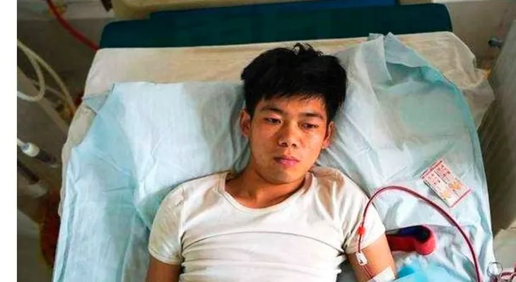 Está en estado de coma, el hombre que vendió un riñón para comprar un iPhone
