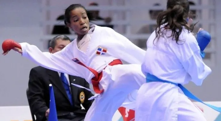 Karateca Ana Villanueva logra tercer oro de RD en Panamericaos 2015