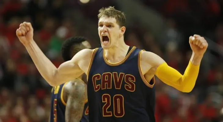 Drummond se queda con Pistons, Whiteside en Miami y Mozgov se va con Lakers