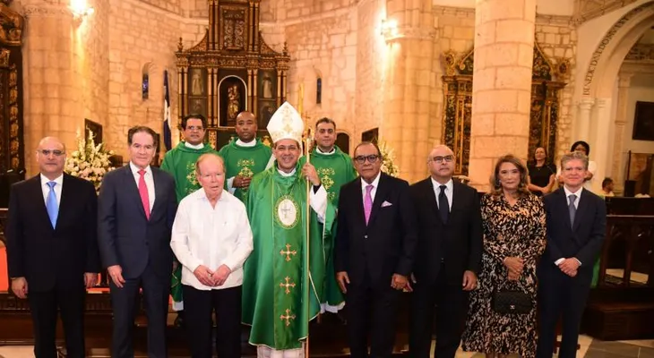 Arzobispo llama al periodismo a ejercerse con ética y verdad en aniversario de Listín Diario