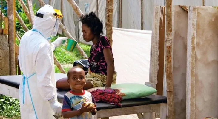 El mundo se moviliza contra el ébola que ha dejado 4 mil 500 muertos 