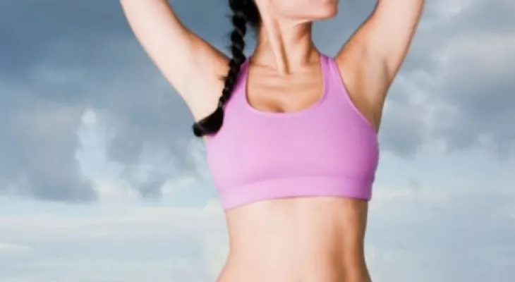5 tips para eliminar los vellos del abdomen