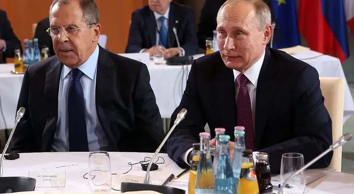 Ministro de Exterior de Rusia dice que quiere "normalizar" las relaciones con Estados Unidos