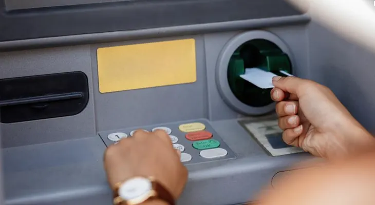 Bancos recuerdan límites legales para bloquear cuentas