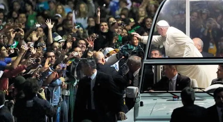 Dudan cifra de asistentes a misa del papa Francisco