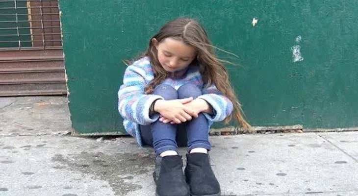 Un inocente experimento desenmascara a un pedófilo (Video viral)