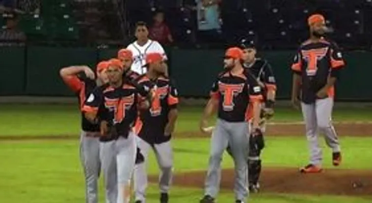 Toros derrotan a los Gigantes 4-1