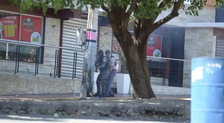 Imágenes tomadas por nuestro fotógrafo Danny Polanco antes de ser herido por la Policía