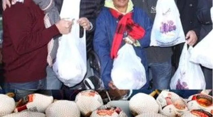 Cientos de familias dominicanas NY son beneficiadas con cena de Thanksgiving