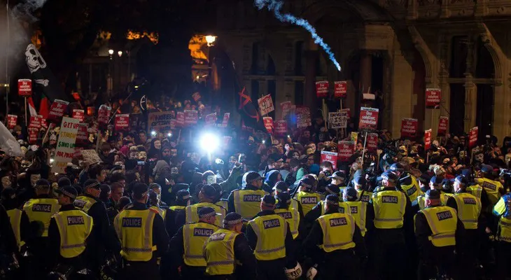La Marcha del Millón de Máscaras de Anonymous en Londres termina con decenas de detenidos