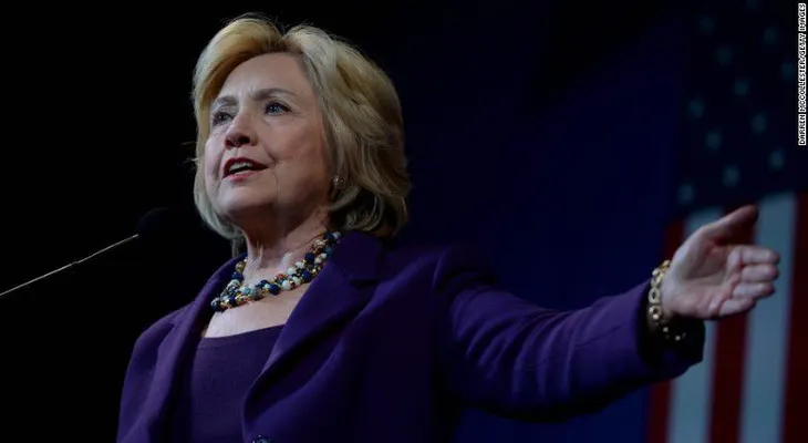 Publican algunos correos electrónicos de Clinton relacionados con Bengasi
