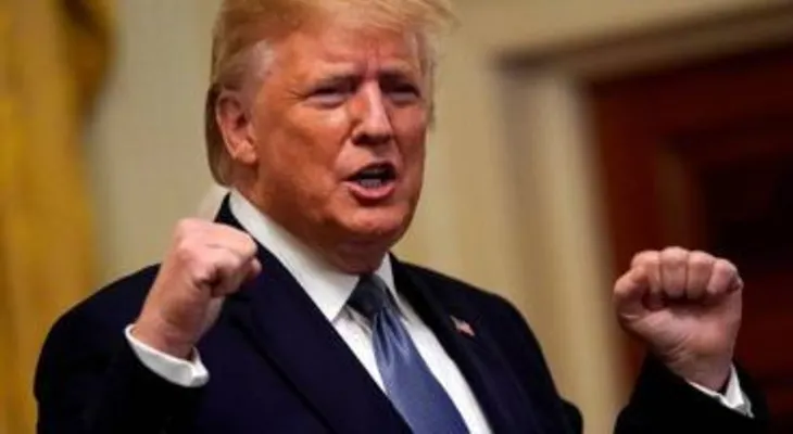Renuncian 4 fiscales tras presión de Trump para reducir la pena a Roger Stone