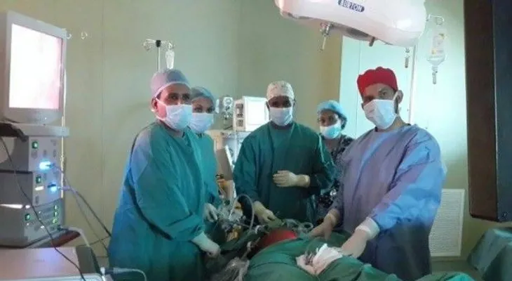 Especialistas del Hospital Ney Arias Lora realizan 2 colectomías total laparoscópicas