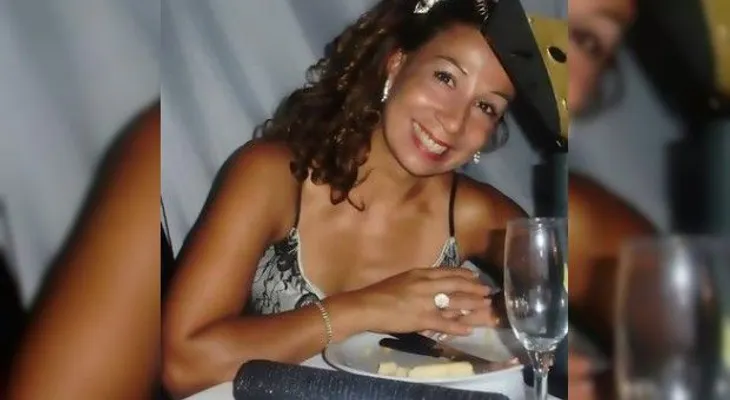 Obsesionada con su figura, se inyecta vaselina en los senos y muere