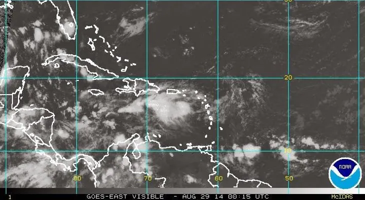 COE eleva a 11 cantidad provincias en alerta; lluvias siguen por vaguada y onda tropical