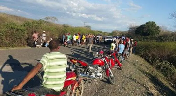 Cuatro muertos y dos heridos en un aparatoso accidente; síndico de Bánica y su esposa hospitalizados