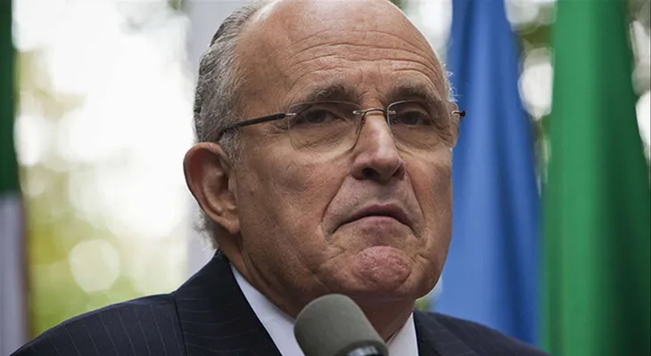 Rudolph Giuliani: Cuando veo a Clinton, la veo con uniforme de prisión