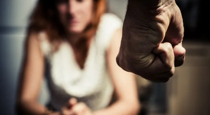 El feminicidio comienza con la dependencia emocional 