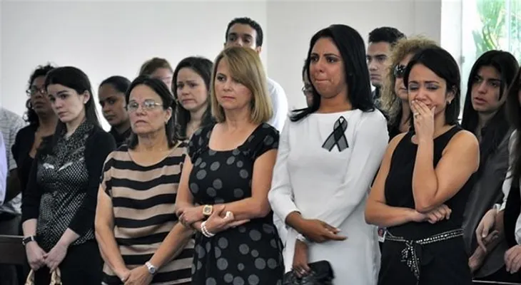 Familiares, amigos y compañeros de trabajo dan el último adios a Claudio Nasco