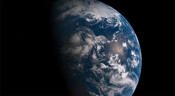 Cómo es un día en la Tierra visto desde el espacio (VIDEO)