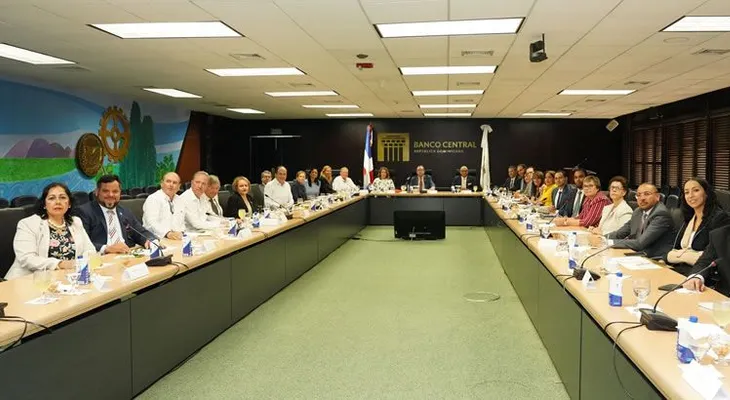 BCRD y cuerpo diplomático pasan revista a la economía dominicana
