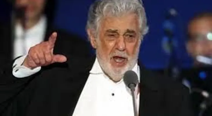 Plácido Domingo metidos en graves problemas; acusaciones de acoso sexual son "creíbles"