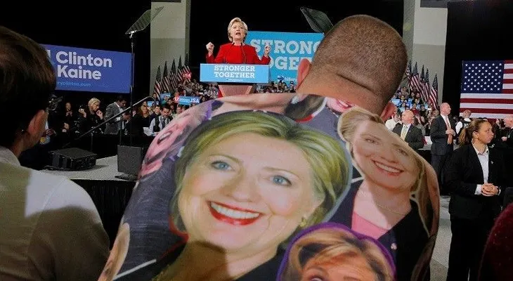 WikiLeaks: El exdirector ejecutivo de Google preparó el plan de la campaña de Clinton