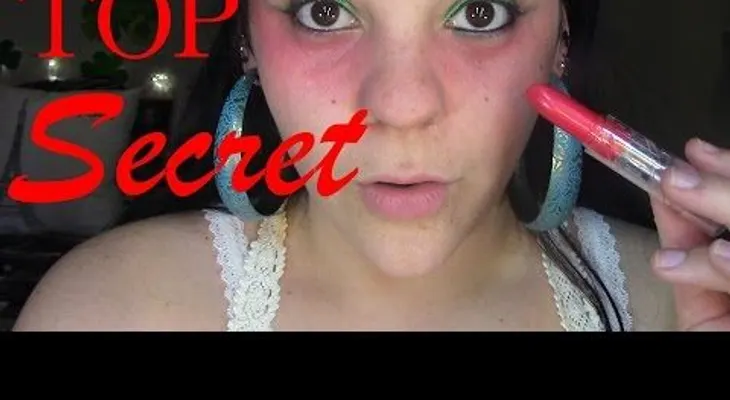 Cómo corregir tus ojeras con un labial rojo 