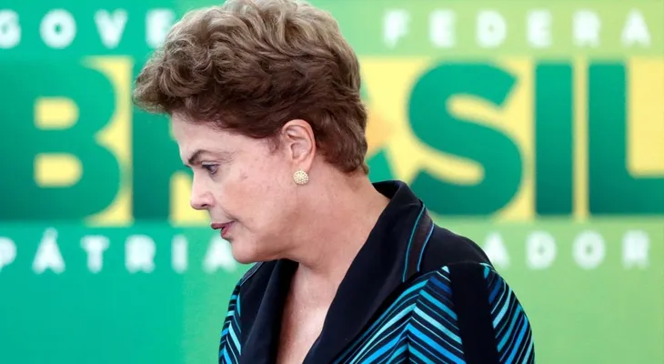 El Tribunal de Cuentas de Brasil ordenó bloquear los bienes de Dilma Rousseff por dañar a Petrobras