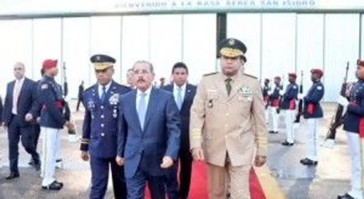 Presidente Danilo salió para El Salvador para cumbre