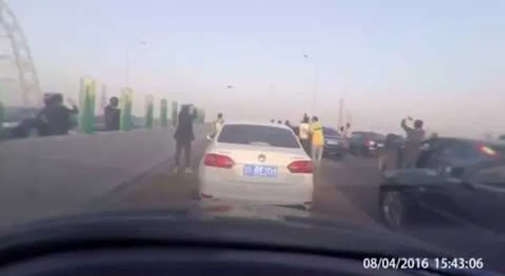 Se forma un enorme atasco en China por un ovni