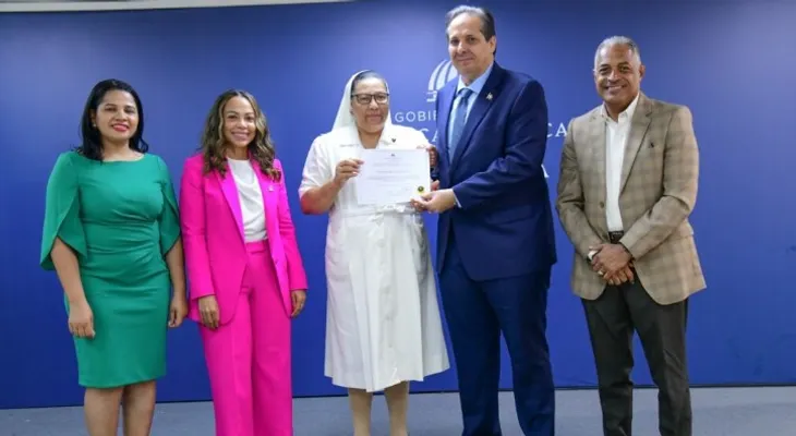 Ministerio de Salud reconoce a 29 instituciones sin fines de lucro por su buen desempeño