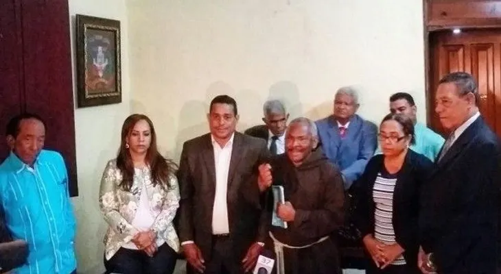 Viuda de exrector Mateo Aquino Febrillet favorece firma pacto de no agresión