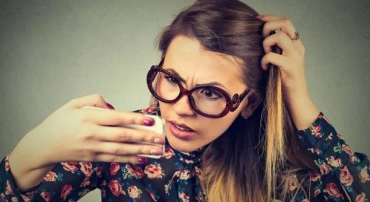 Atención mujeres, estos son los 6 hábitos que te suman más años que las canas