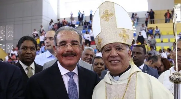 Presidente Medina asiste a solemne ordenación de nuevo obispo de Barahona