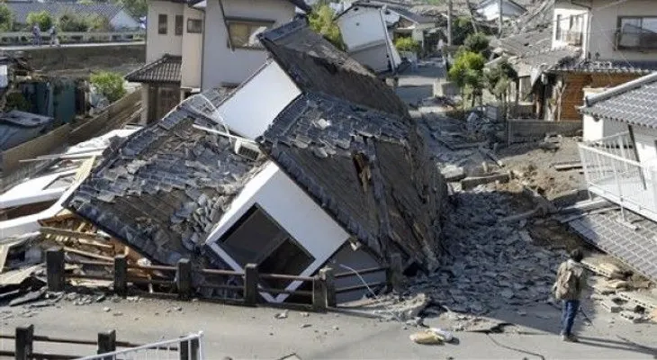 Suman 41 los muertos tras sismos en Japón, equipos apuran rescates