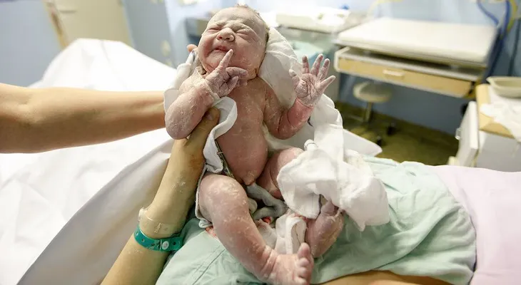 Mitos sobre el cordón umbilical enrollado en el cuello del bebé
