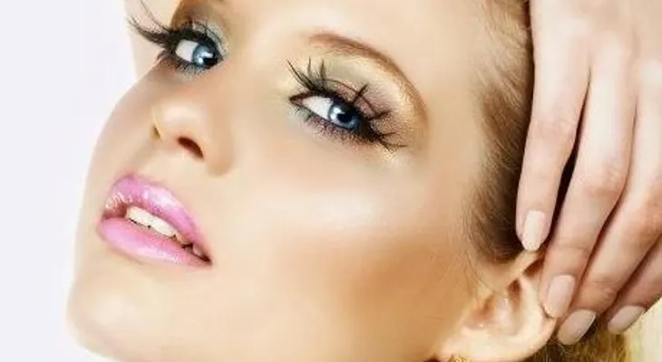 Vídeo: Maquillaje dorado para Año Nuevo