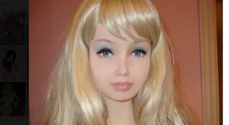 Lolita Richi, la nueva barbie humana de 16 años