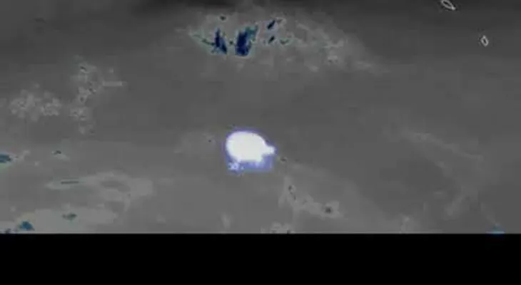 Detectan un asteroide del tamaño de un auto antes de impactar con la atmósfera