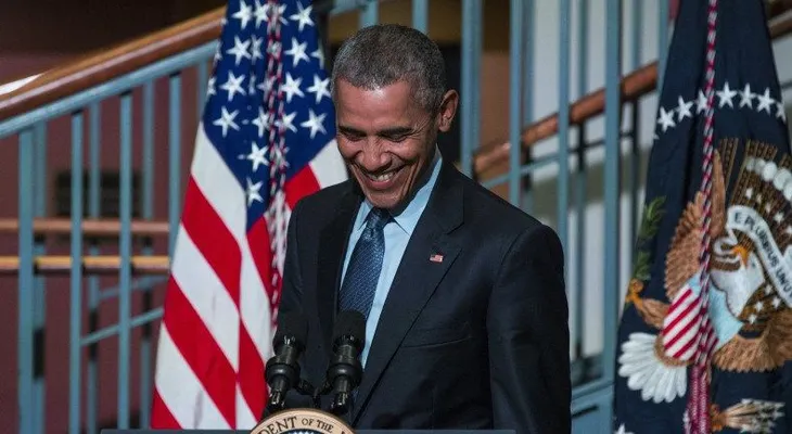 Obama se burla de republicanos: 'Ni siquiera pueden con los moderadores'