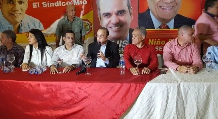 Quique Antún dice comicios podrían decidirse en primera vuelta a favor del cambio 