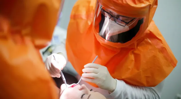 Personas con periodontitis tienen nueve veces más posibilidades de morir por covid-19