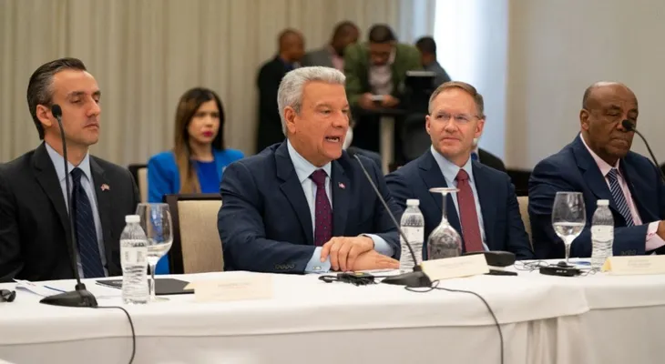Ministerio de la Presidencia se prepara para elaborar el Máster Plan de Desarrollo del Puerto Manzanillo