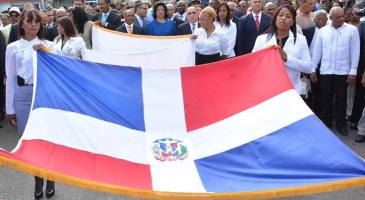 Cristina Lizardo encabeza actos del 171 aniversario de la Constitución