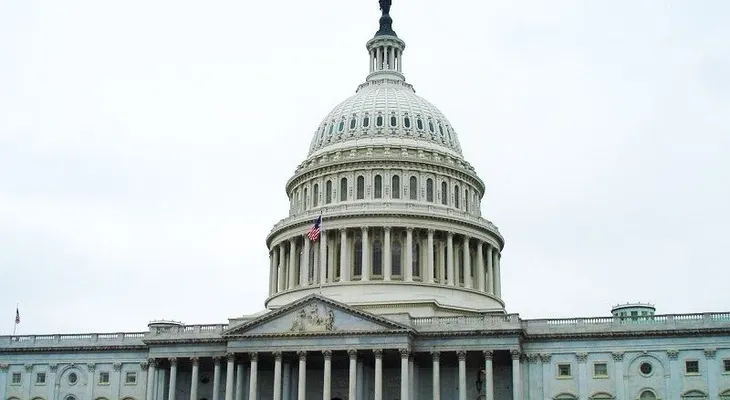 Reabren Capitolio tras disparos