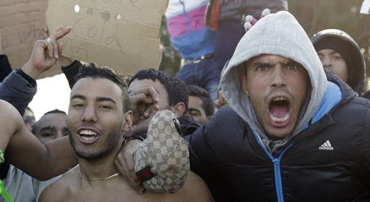 Revelan cómo los terroristas del EI se hacen pasar por refugiados sirios