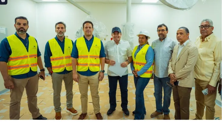 Ministro Presidencia supervisa construcción Hospital San Vicente de Paúl en SFM