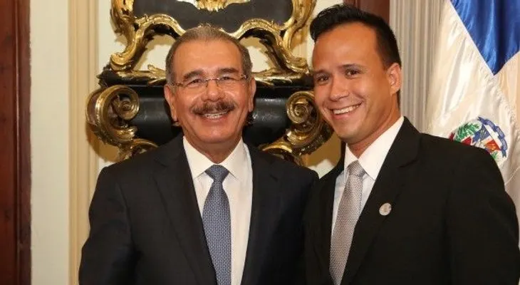 Presidente Medina comparte con periodistas en ambiente de confraternidad
